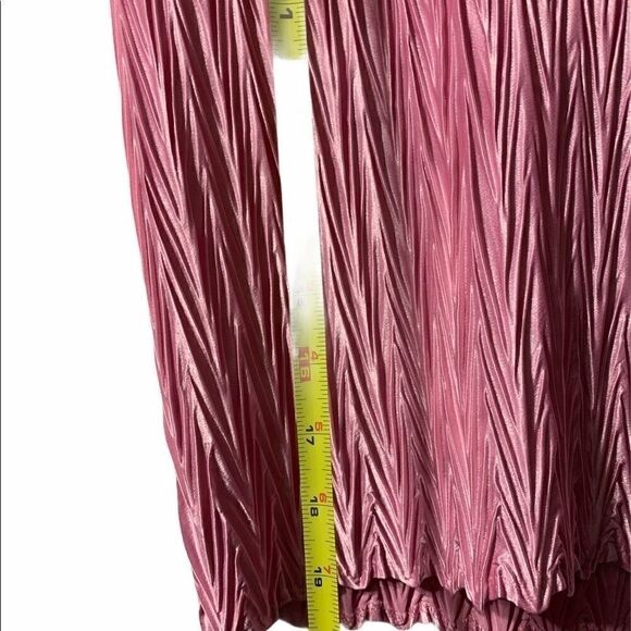 NWOT Libra Accordion Pleated Mock Top - Picture 4 of 6